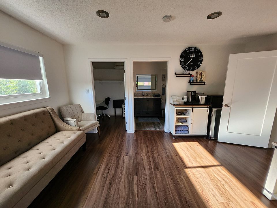 2nd image of 3010 S Rita Way