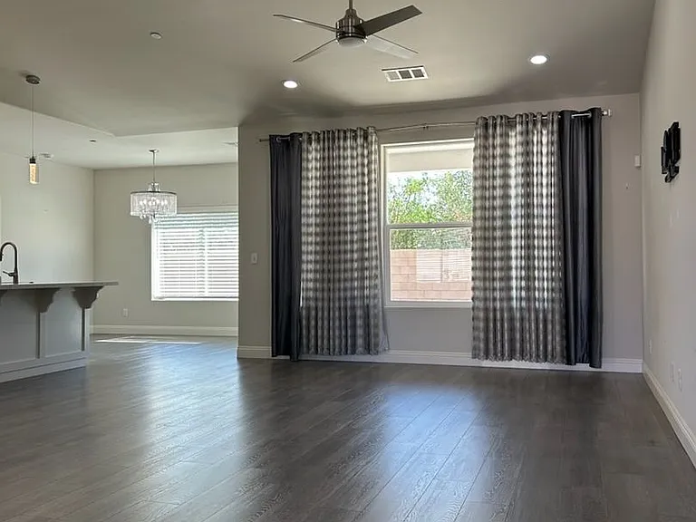 432 Thomas St — Photo 3