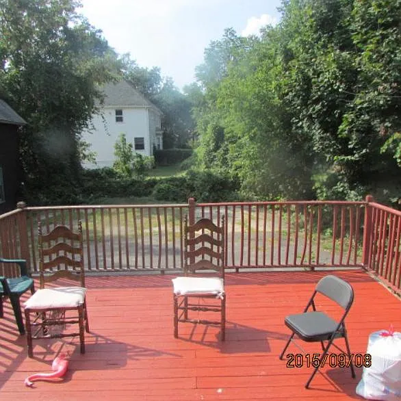 7 bed, 2440 sqft, $4,900 — Photo 4