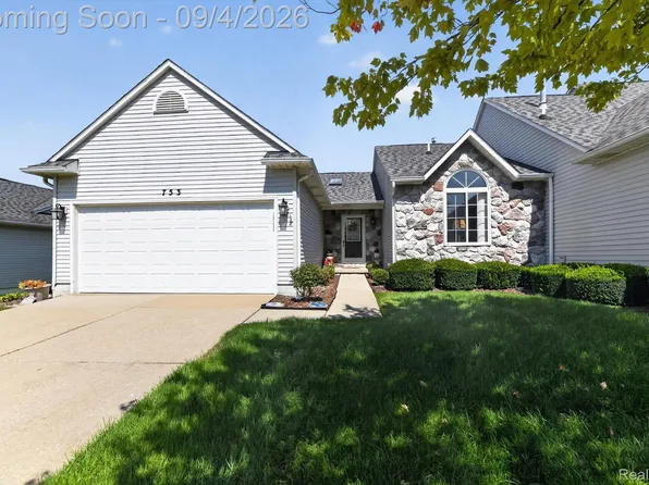 753 Challenging Trl, South Lyon, MI 48178
