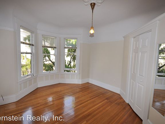 2nd image of 819 14th St APT 8