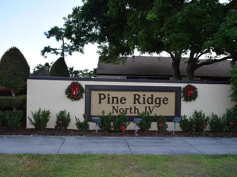 2173 White Pine Cir #C — Photo 17