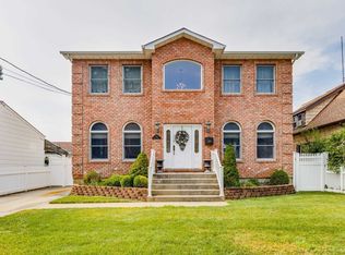 1973 Webster St, Merrick, NY 11566