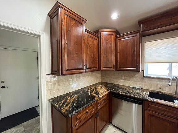 4th image of 7554 S Dunbar Ct
