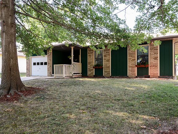 2nd image of 121 Hannah Dr