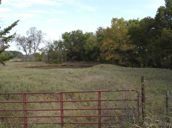 1010 East Rd, Castle, OK 74833