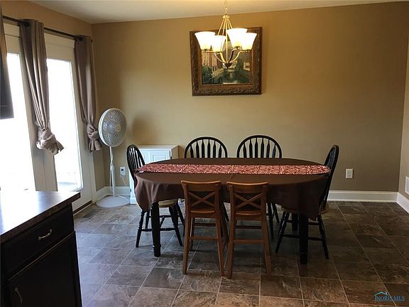 5th image of 9865 Julianna Ln