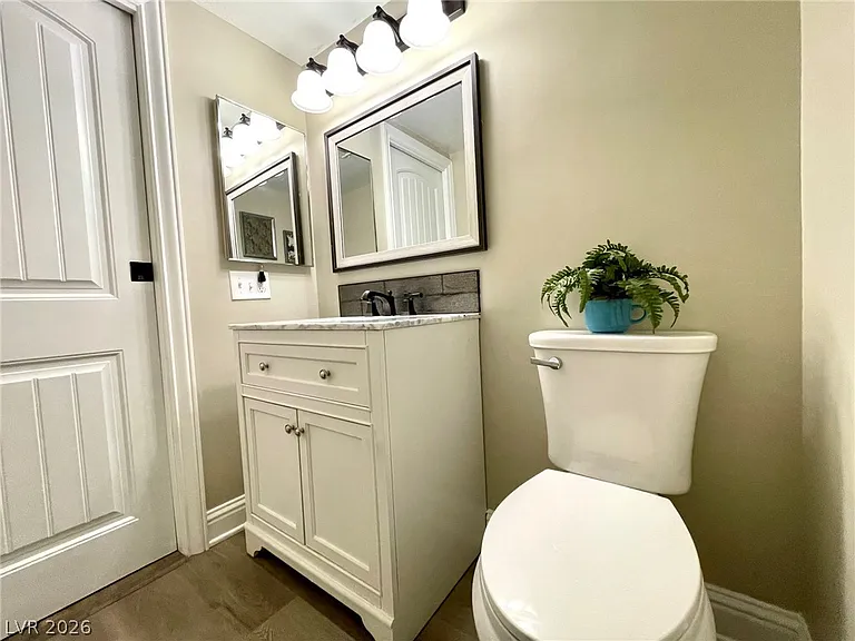 2246 Windsor Dr — Photo 19