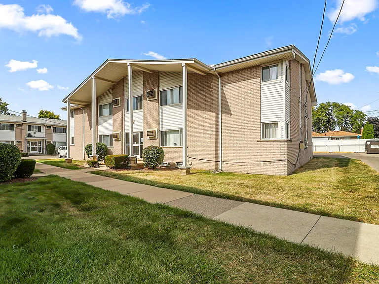 550 Harrison Blvd — Photo 1