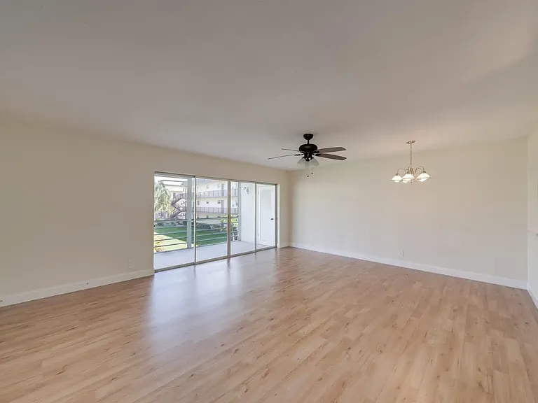 701 Lori Dr #209 — Photo 5
