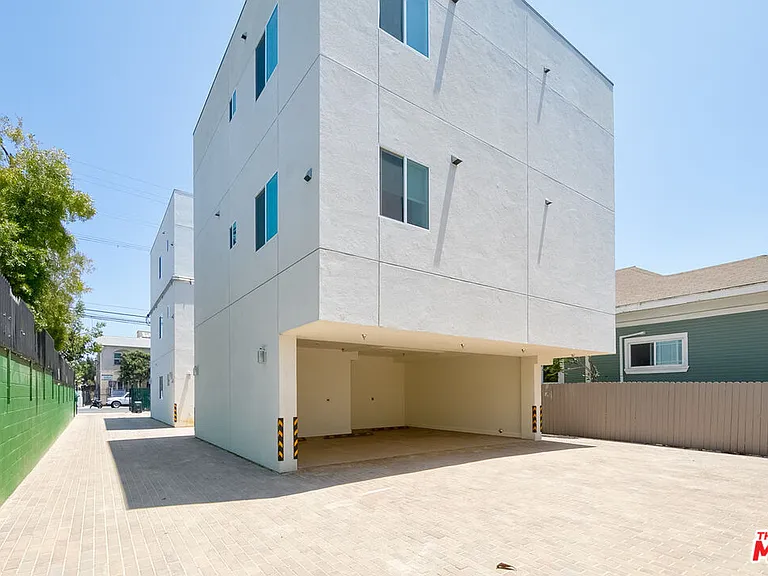 233 N Chicago St — Photo 12