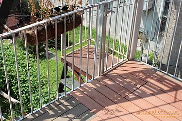 Rented by aptsandlofts.com