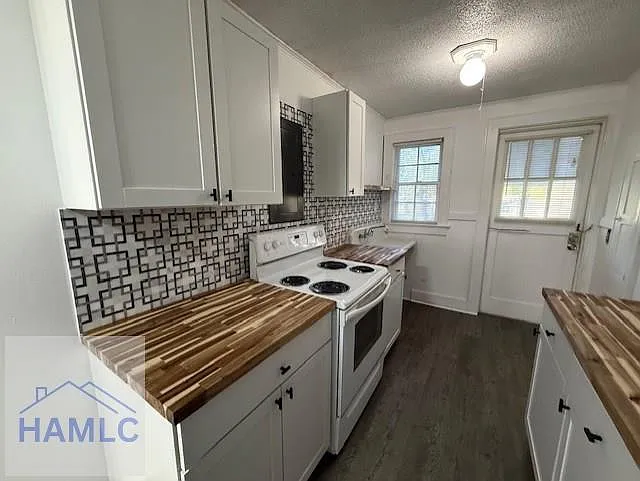 Building Photo - 556 E Cherry St #3