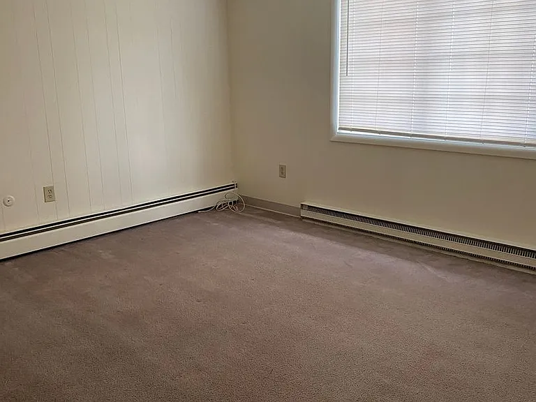 Townhouse Road Apartments — Photo 6