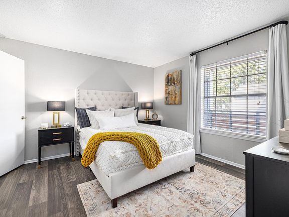 3rd image of 8925 Randol Mill Rd #1004