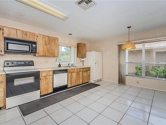4th image of 11808 Hickorynut Dr