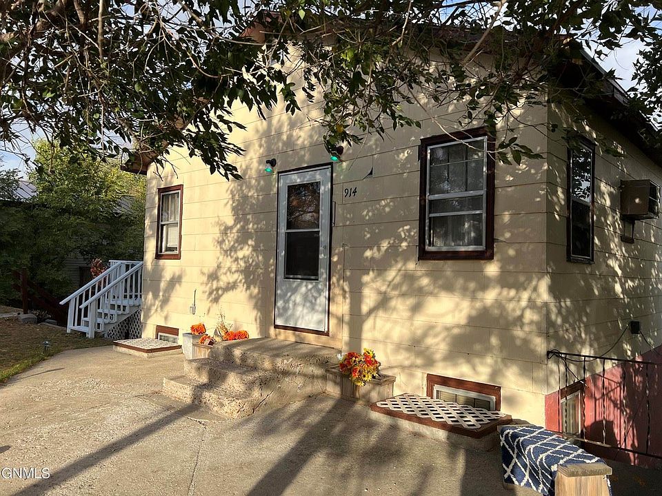 1st image of 914 6th Ave E