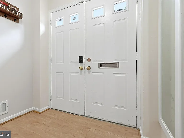 8031 Sleepy View Ln — Photo 5