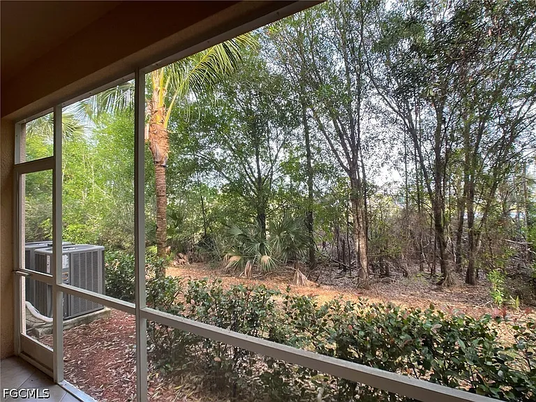 10302 Via Colomba Cir — Photo 13