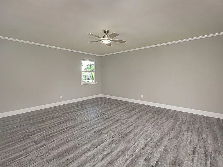 300 Riomar Dr — Photo 19