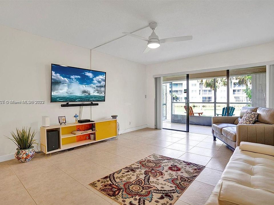1st image of 230 Lakeview Dr APT 107
