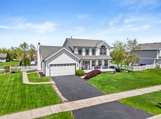 8060 W Harvest Dr, Frankfort, IL 60423