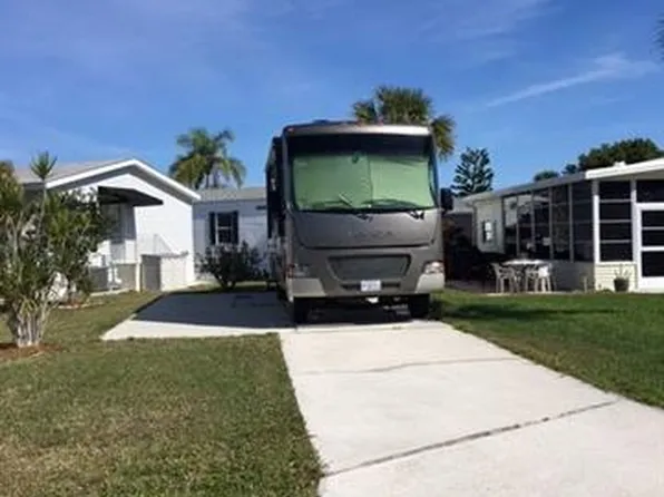 4730 Split Log Ln W, Estero, FL 33928