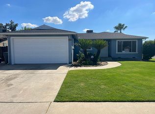 1402 Rall Ave, Clovis, CA 93611