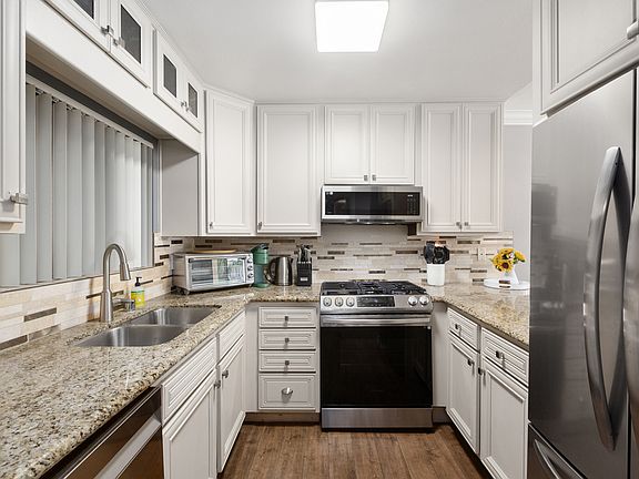 4th image of 7509 Draper Ave Unit 201