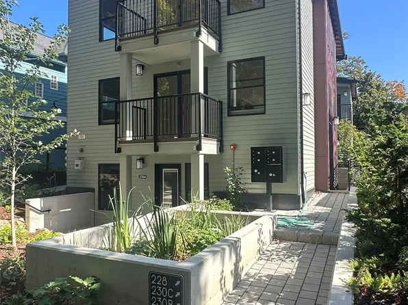 228 21st Avenue E, Seattle, WA 98112