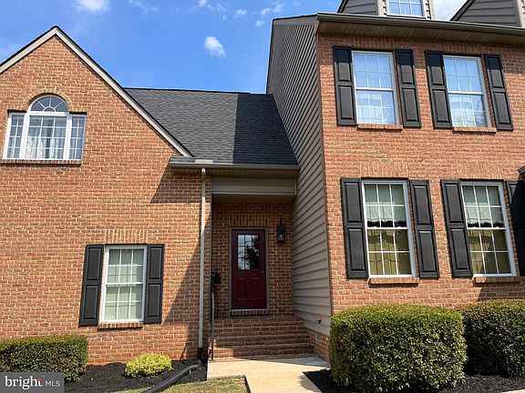 4th image of 11003 Parkwood Dr