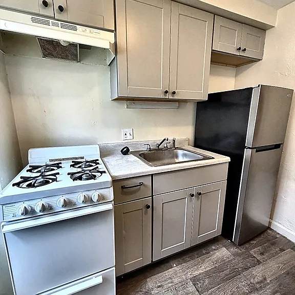 10 Exchange Ct #2 — Photo 1