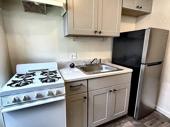 10 Exchange Ct #2, Waltham, MA 02451