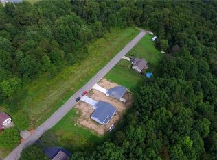 Wilshire Dr, Cortland, OH