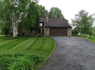 4030 E Langerwood Ln, Syracuse, NY 13215