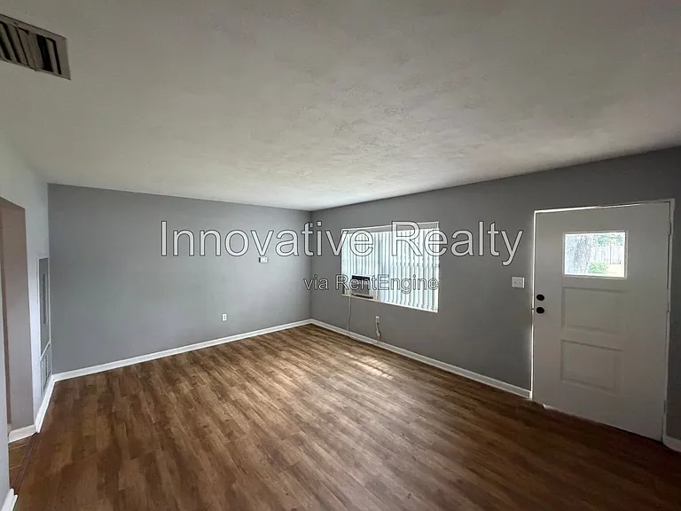 145 S Sheridan Ave — Photo 2