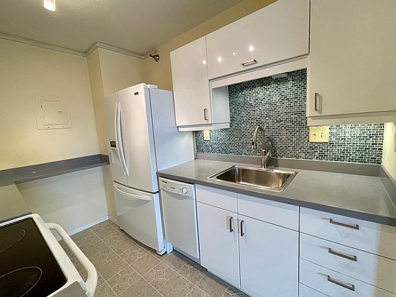 3rd image of 66 9th St Unit 1315
