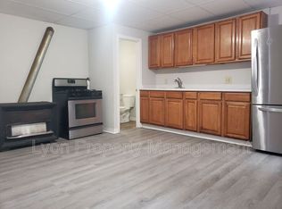 257 Manville Rd APT 1R, Woonsocket, RI 02895