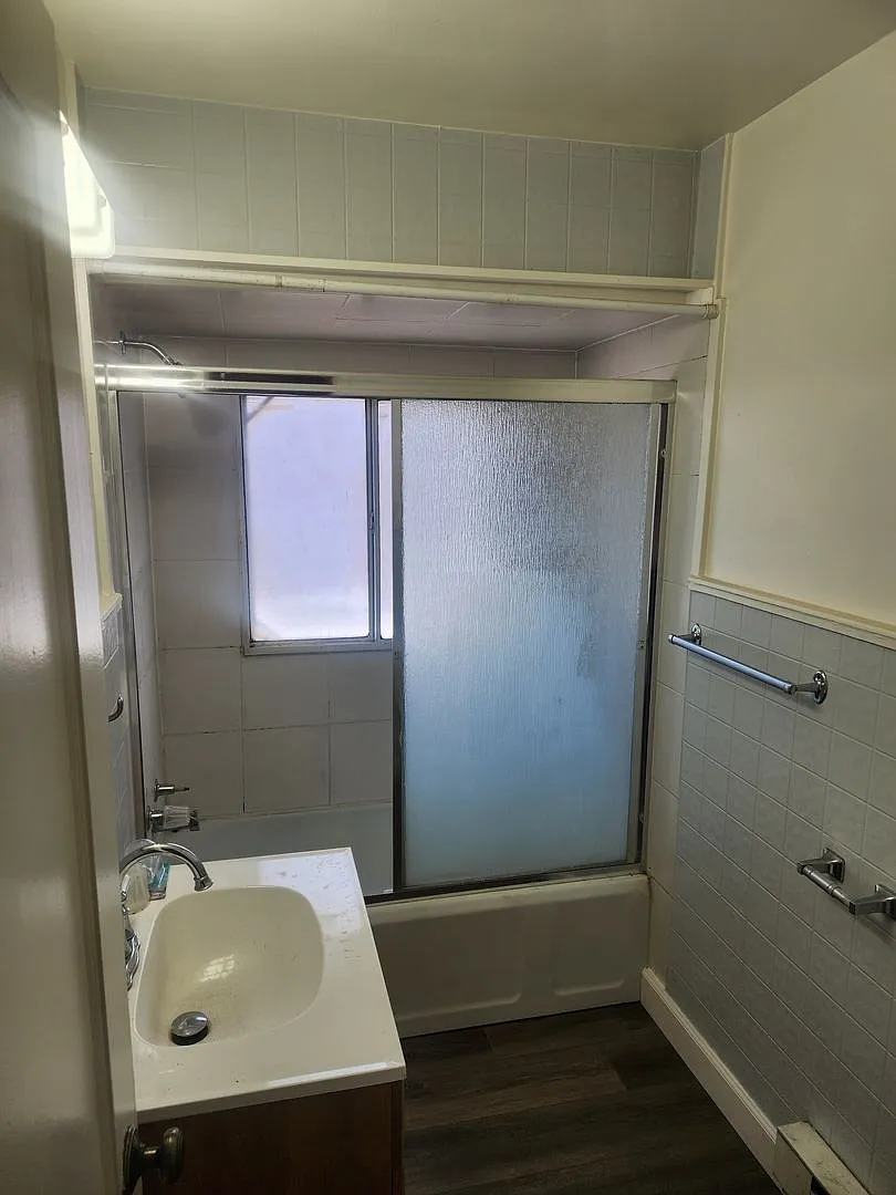 320 — Photo 2