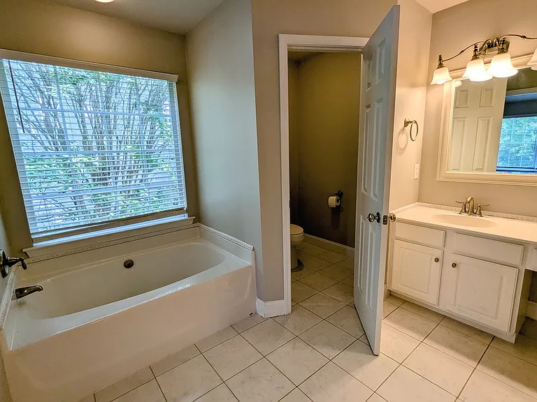 5741 Cambridge Bay Dr — Photo 13