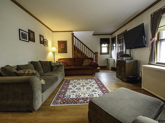 5th image of 27 Turner Pl