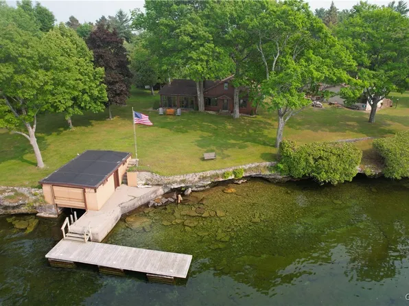 304 Chapman Point Dr, Morristown, NY 13664