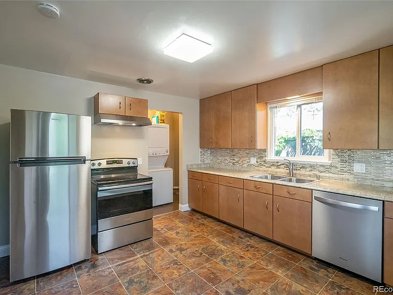 739 S Krameria St — Photo 3