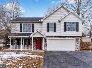 404 Valley View Cir, New Cumberland, PA 17070