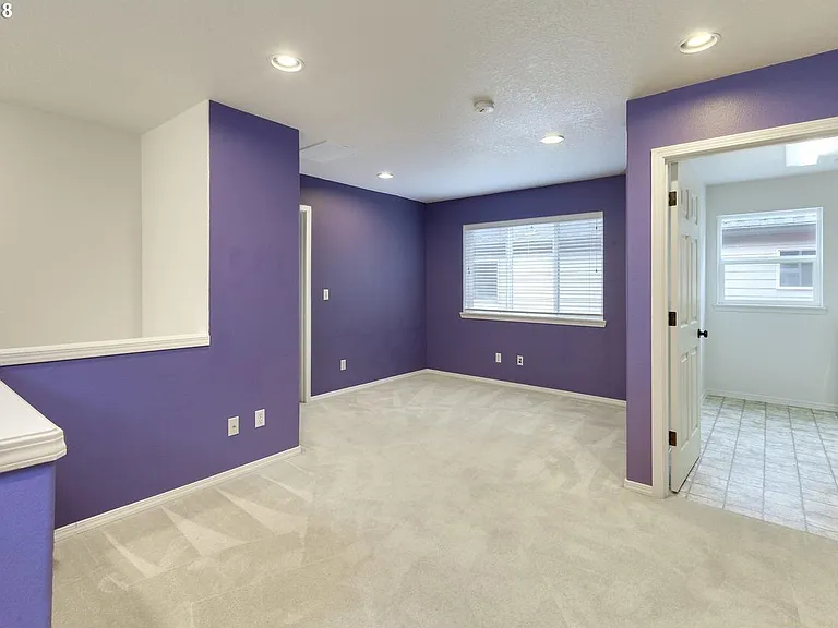 1174 SE Westerland St — Photo 5