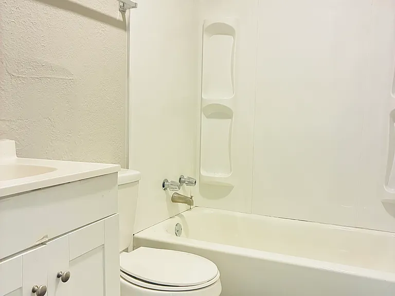 2648 Olando St — Photo 9