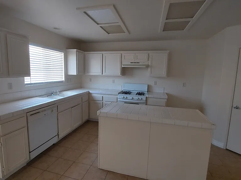 13710 Dellwood Rd — Photo 5