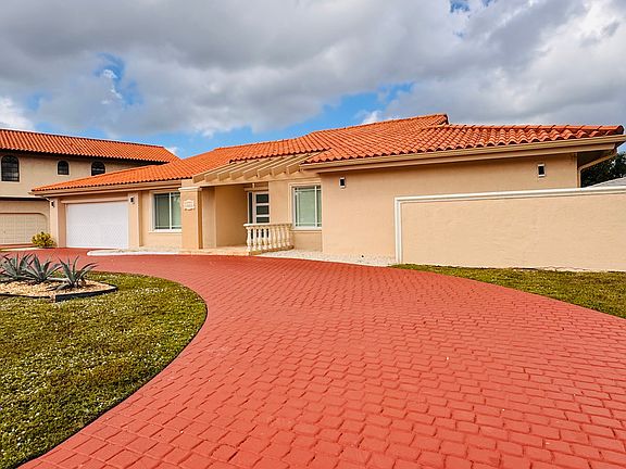 2nd image of 19450 Royal Birkdale Dr