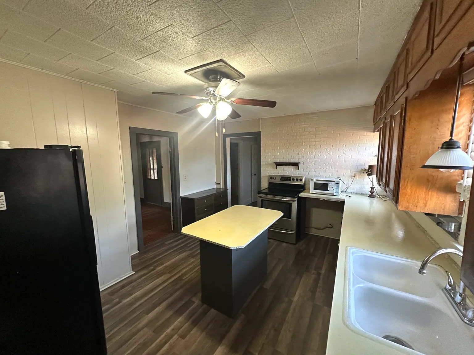 3 bed, 1388 sqft, $3,000 — Photo 4