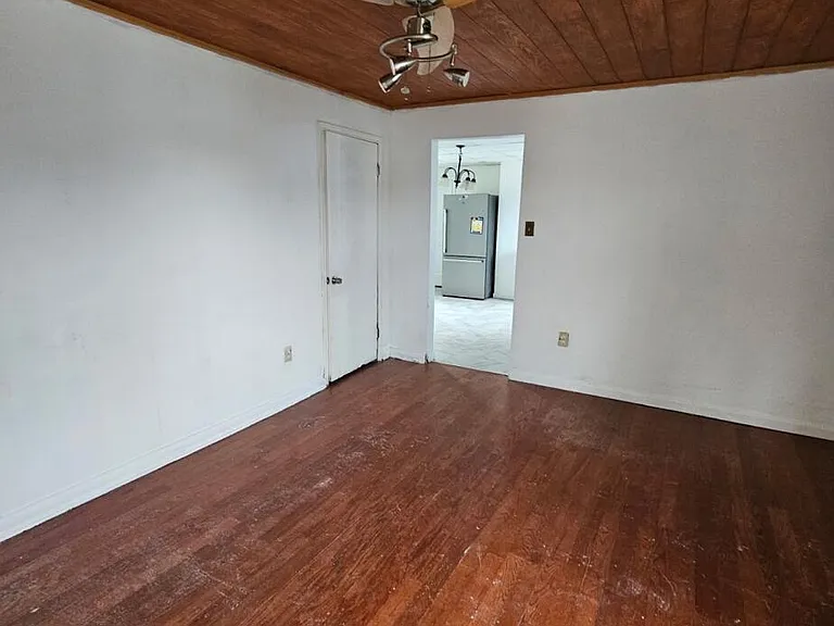 240 Greenbush St — Photo 9